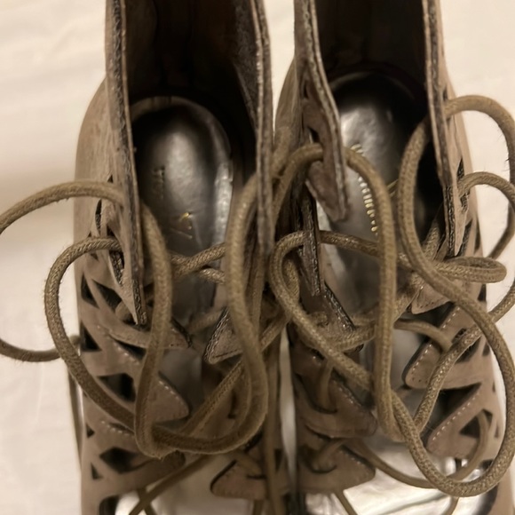 Women’s WORTHINGTON, Cotton Duck Color Beige, Tie Up closure Heels, Size 8.5 - Picture 5 of 5